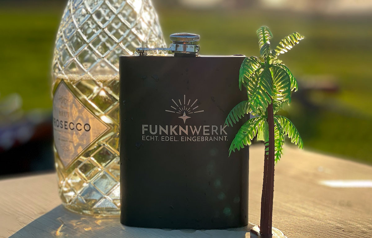 flachmann-gravur Firmenschild Physiotherapie Praxis